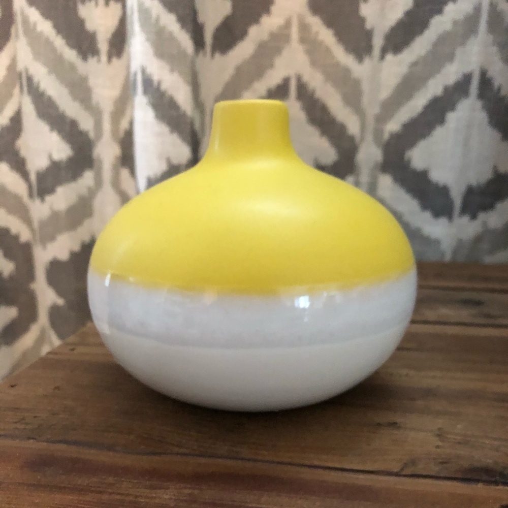Stylish small yellow/gray/white vase
